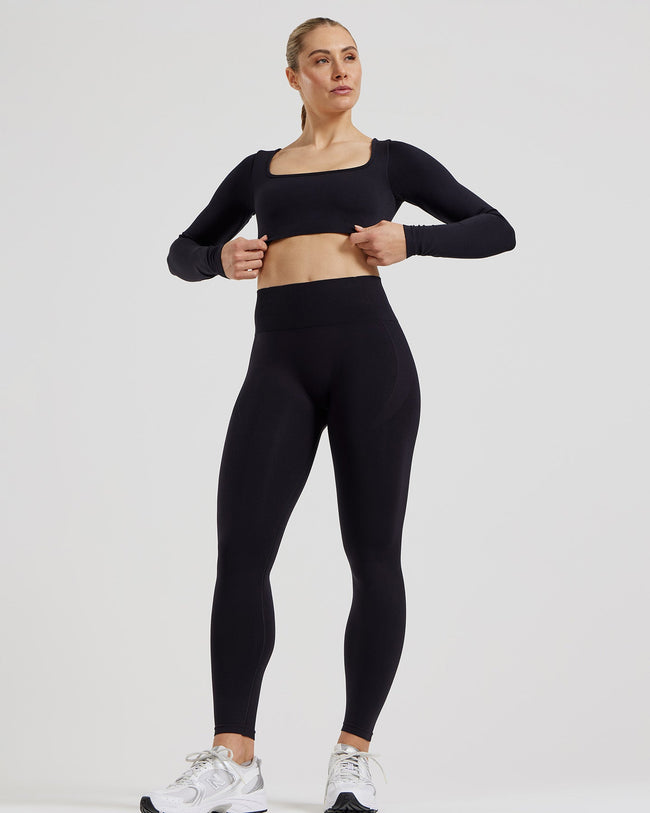 Define 2.0 Seamless Long Sleeve Built-In Bra Top | Black