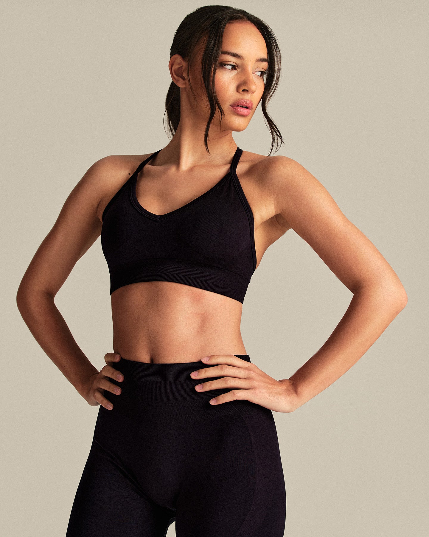 Define 2.0 Seamless Halter Neck Bra | Black