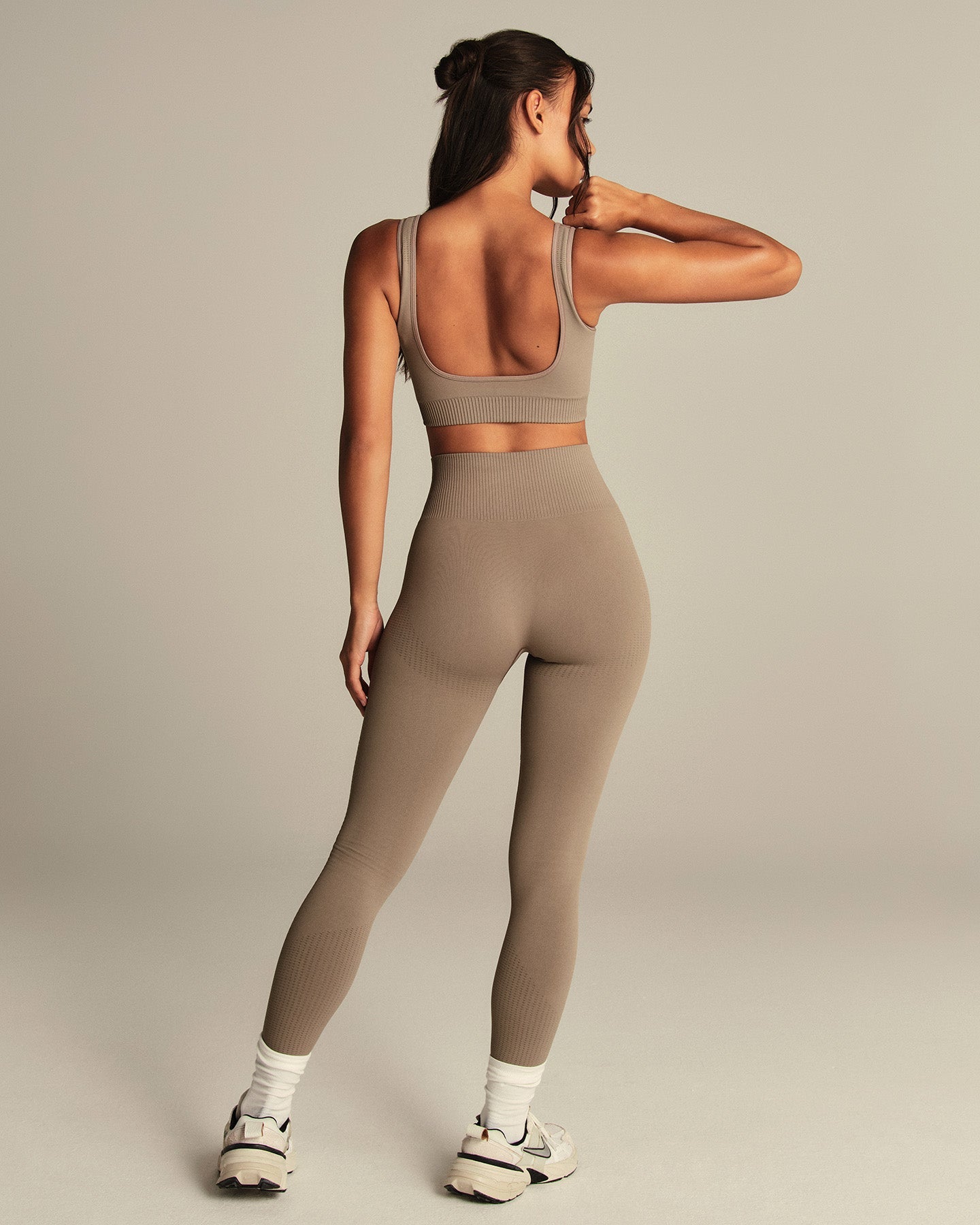 Power Seamless Open Back Mini Bra | Taupe Grey