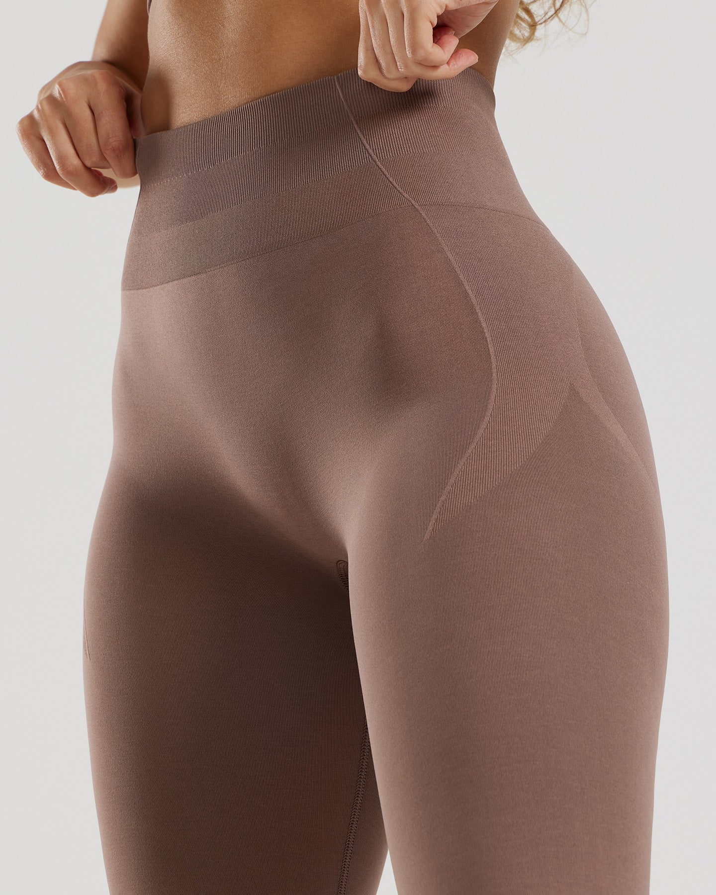 Define 2.0 Seamless Scrunch Leggings | Mocha