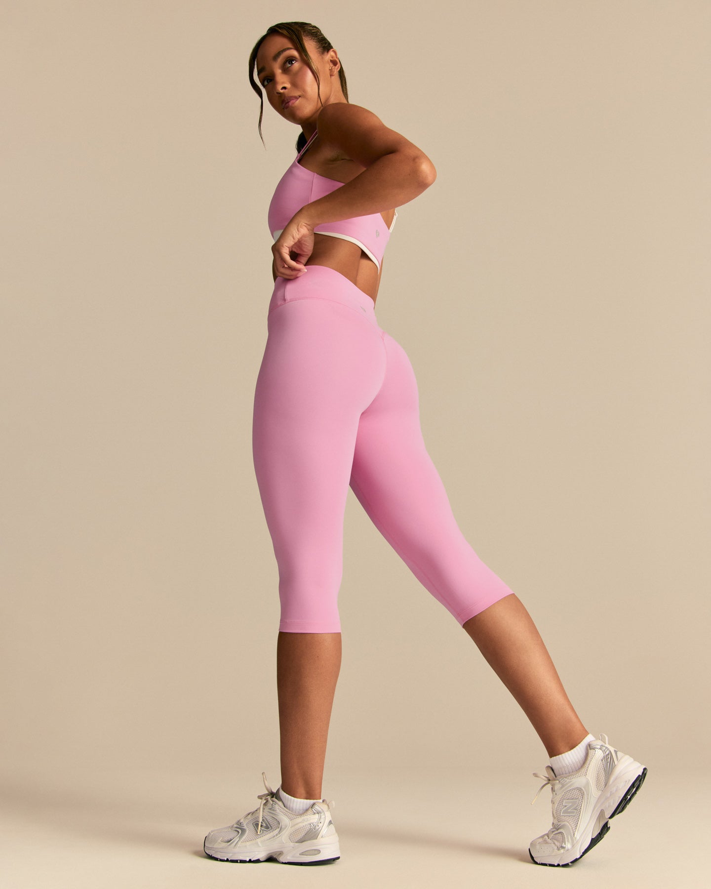Essential High Waist Capri Leggings | Candy Pink (2/6)