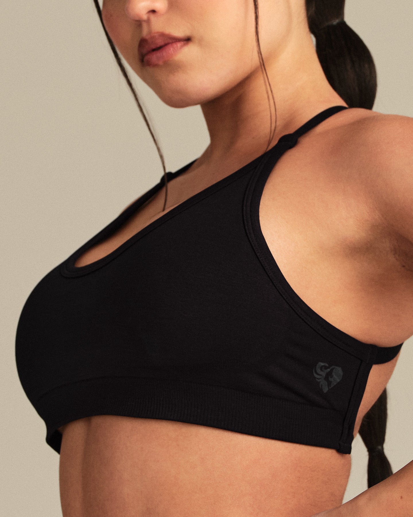 Define 2.0 Seamless Cross Back Bra | Black