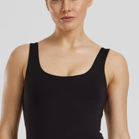 Essential Built-In Bra Scoop Back Tank | Black