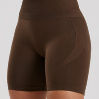 Define 2.0 Seamless Scrunch 6" Shorts | Cocoa