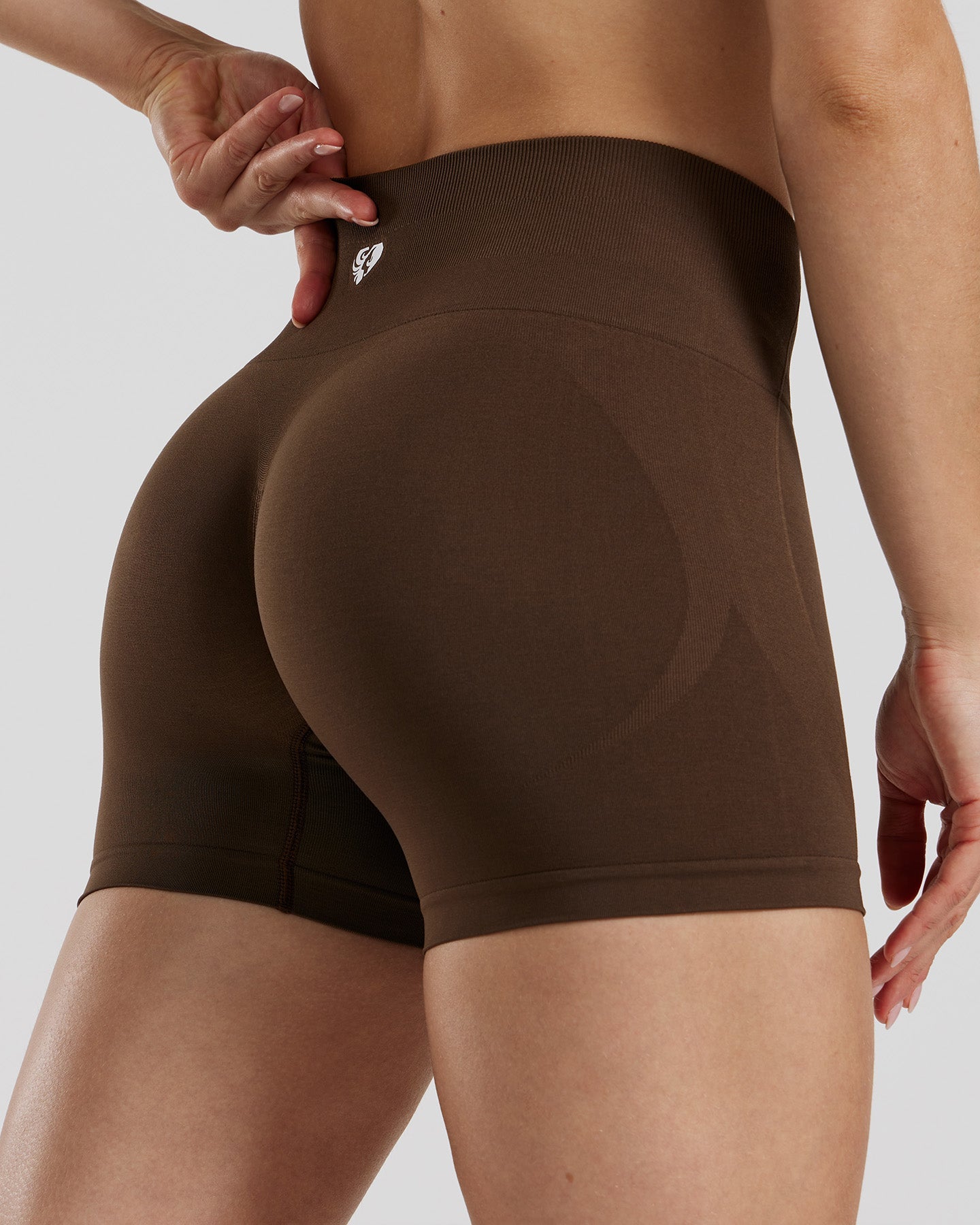 Define 2.0 Seamless Scrunch 4" Shorts | Cocoa