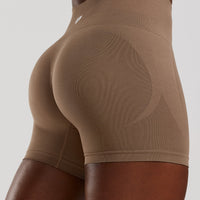 Define 2.0 Seamless Scrunch 4" Shorts | Caribou