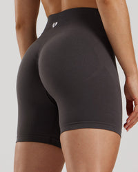 Define 2.0 Seamless Scrunch 6" Shorts | Graphite