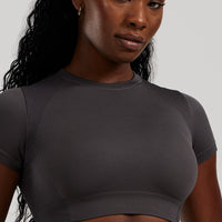 Motion Seamless Short Sleeve Crop Top | Graphite