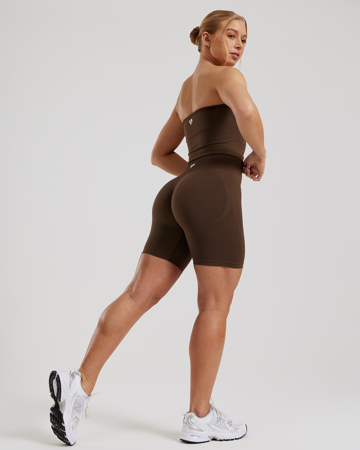 Define 2.0 Seamless Scrunch 6" Shorts | Cocoa