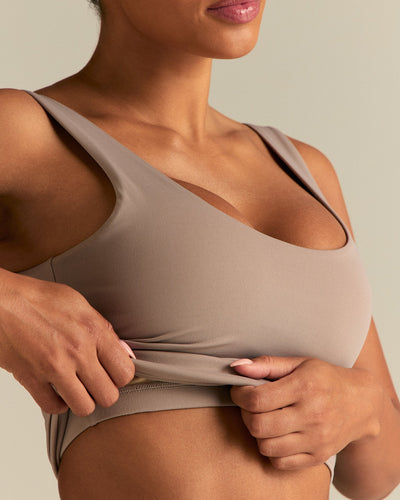 Essential Built-In Bra Scoop Back Tank | Buff