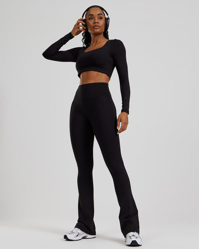 Essential Long Sleeve Built-In Bra Top | Black