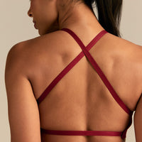 Define 2.0 Seamless Cross Back Bra | True Red