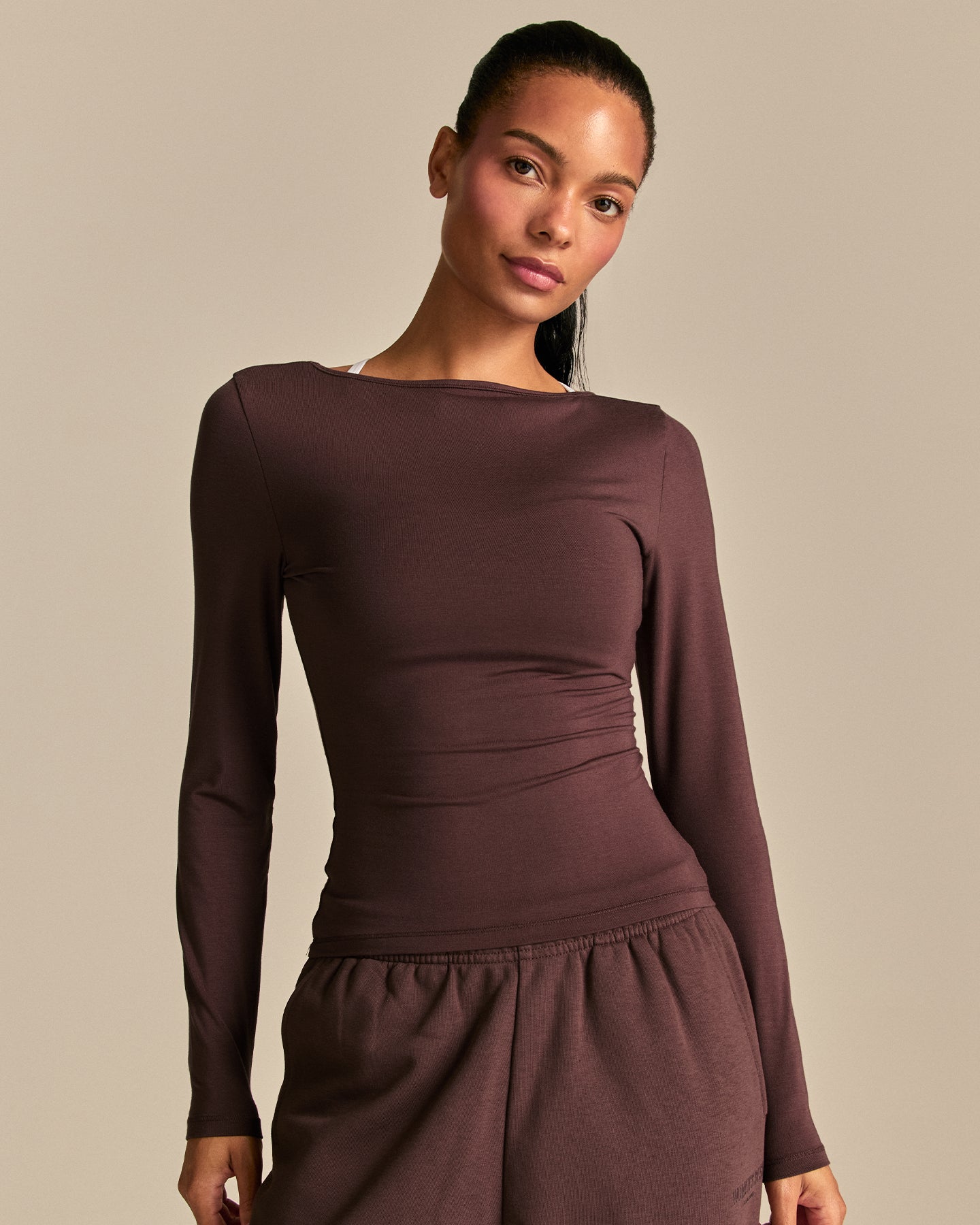 Smooth Contour Long Sleeve Reversible T-Shirt | Cocoa Powder (3/6)