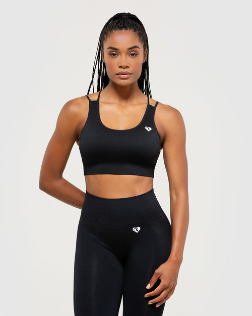 Premium Photo  Attractive black african american woman in leggings and top  fitness outfit